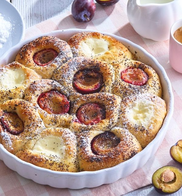 Kolač sa šljivama i sirom