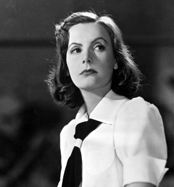 Greta Garbo u sceni iz kultnog filma Ninočka