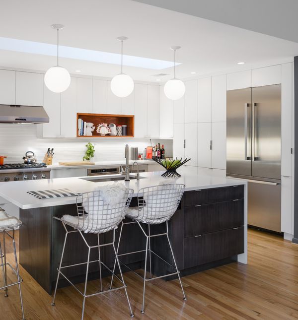 Pravilo trokuta u kuhinji nalaže da tri ključne točke, hladnjak, sudoper i štednjak/ploča za kuhanje budu posložene u obliku trokuta