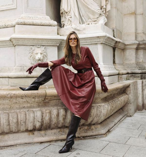 Odjeća od umjetne kože djeluje moćno