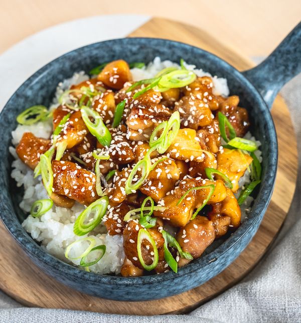 Pikantna piletina s medom i češnjakom gotova za manje od pola sata