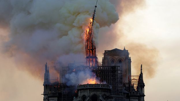 Notre-Dame u plamenu (Foto: Geoffroy VAN DER HASSELT / AFP)