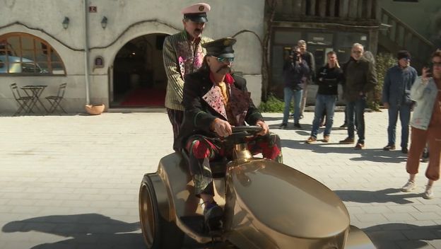 In Magazin: Let 3 - 4