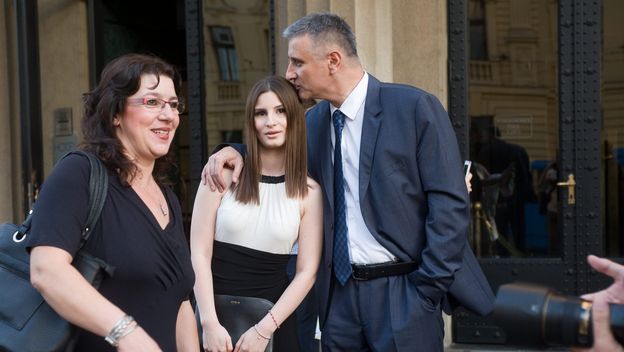 Enisa Muftić Karamarko, Lana Karamarko i Tomislav Karamarko