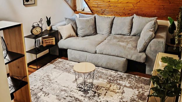 Stan u Gospiću uređen u šarmantnom industrijsko-starinskom stilu - 8