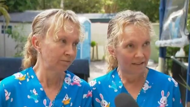 Australske jednojajčane blizanke Bridgette i Paula Powers pri izjavi za vijesti