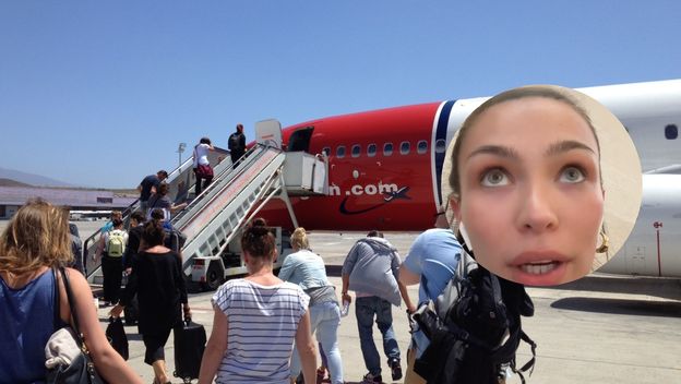 Putnici pri ukrcaju u zrakoplov i influencerica Noelia Voigt kako prepričava neugodno iskustvo