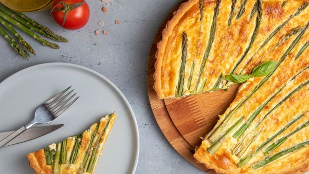 Veganski proljetni quiche sa šparogama