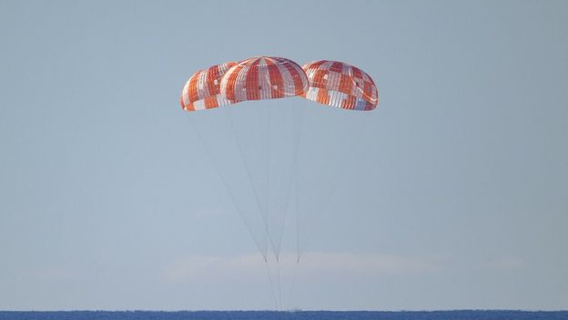 Četvero astronauta uspješno sletjelo na Zemlju nakon putovanja oko Mjeseca