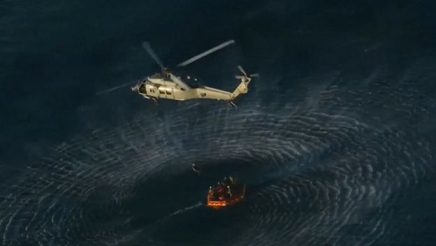 Posadu Oriona helikopterima prevoze na američki brod