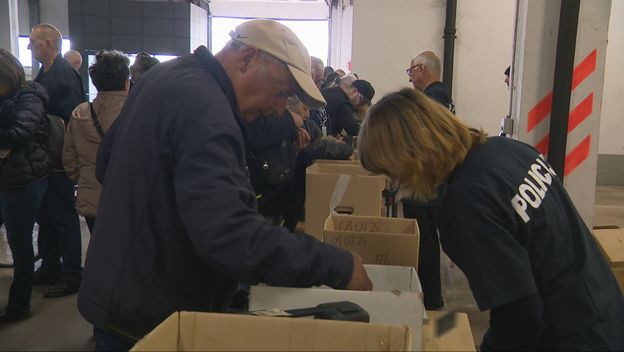 Policija prodaje nađene stvari - 4