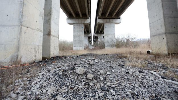 Nadvožnjak u Karlovcu, ilustracija