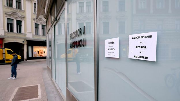 Na Trgu bana Jelačića ponovno su se pojavili politički plakati