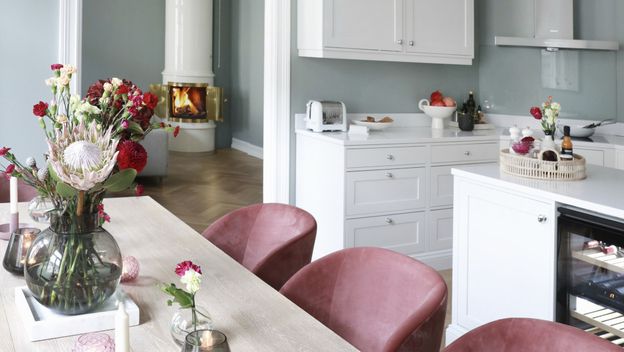 Stan sa 'zaobljenom' kuhinjom i slikom ikone 90-ih u toaletu - 9