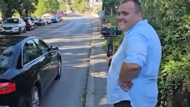 Muškarac s kamerom