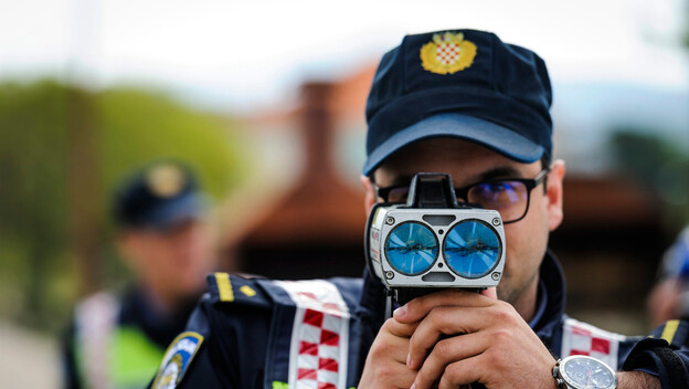 Kontrola brzine na cesti