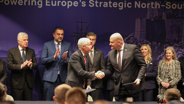 U sklopu Inicijative triju mora potpisan sporazum u području energetike, prometa, tehnologije, financija i porezne politike