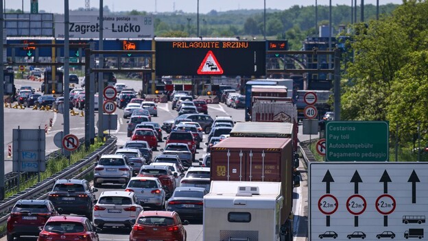 Gužve na naplatnim kućicama Lučko zbog produženog vikenda - 2