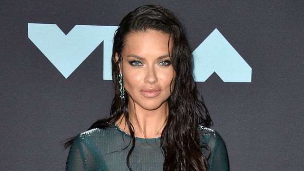 Adriana Lima u mokroj haljini na dodjeli nagrada MTV VMA - 5