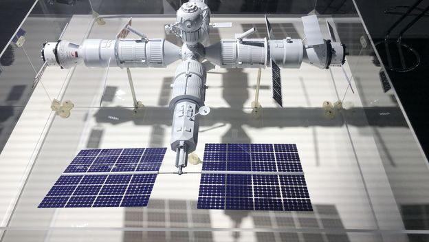 Maketa ruske orbitalne stanice ROSS