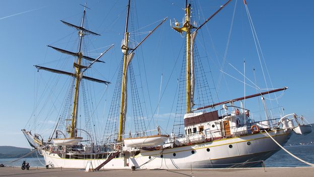 Školski brod Jadran