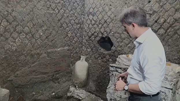 U rimskoj vili u Pompejima pronađena mala spavaća soba - 3