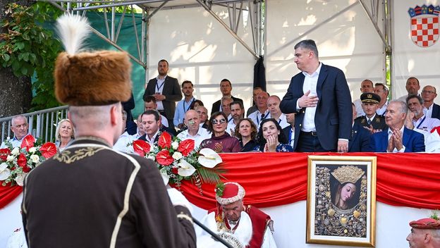 Zoran Milanović na Sinjskoj alki - 2