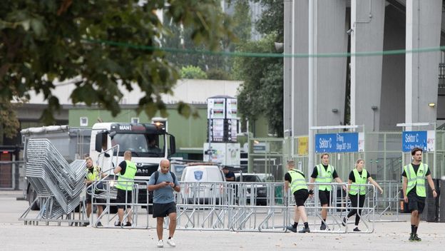 Prizori u blizini stadiona Ernst Happel u Beču