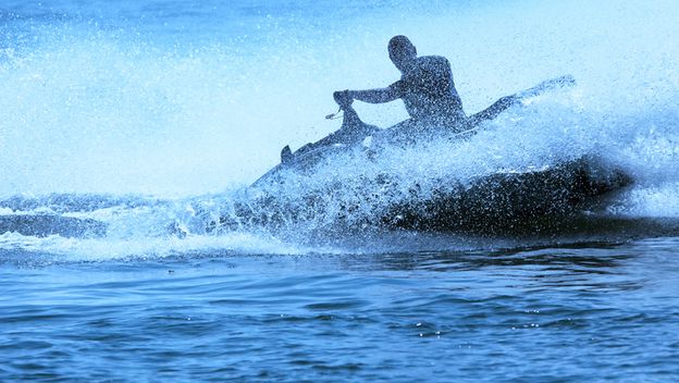 Nesigurna vožnja jet skijem