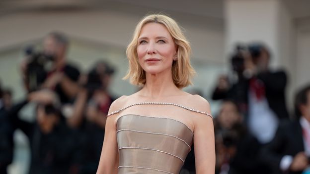 Cate Blanchett na Filmskom festivalu u Veneciji u u metalik Armani Privé haljini