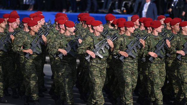 4. gardijska brigada Pauci na mimohodu