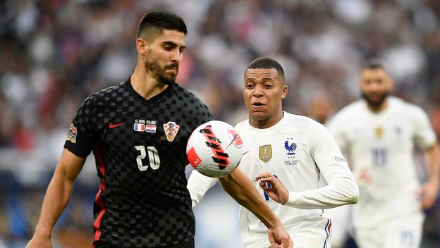 Martin Erlić i Kylian Mbappe