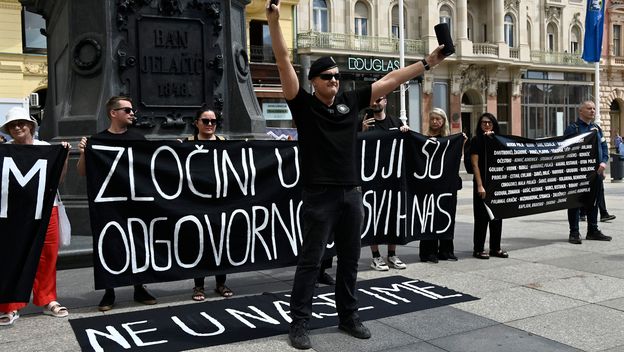 Antiratna akcija u centru Zagreba - 4