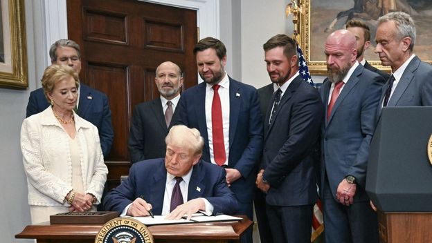 Donald Trump u svojem uredu