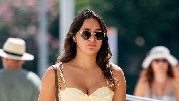 Ulična moda Šibenik mlada dama u trendovskoj haljini - 3