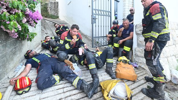Vatrogasci na požarištu u Jasenicama - 8