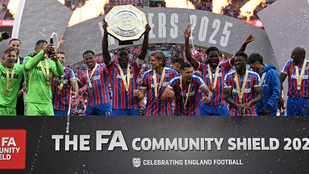 Crystal Palace slavi trofej