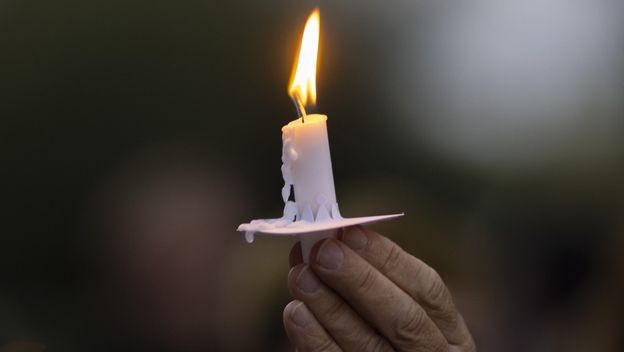 Upaljena svijeća, ilustracija