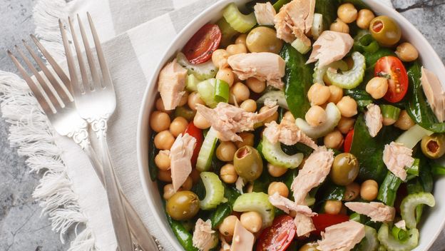 Salata od tune i slanutka