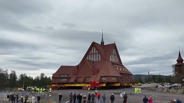 Počela je selidba crkve u Švedskoj! - 5