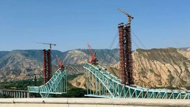 Most iznad Žute rijeke