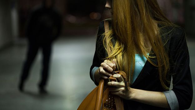 Muškarac i žena na ulici, ilustracija