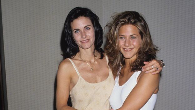 Courteney Cox i Jennifer Aniston 1994. godine