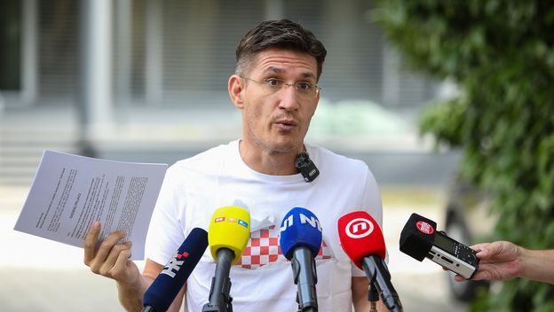 Konferencija za medije Zvonimira Troskota - 2