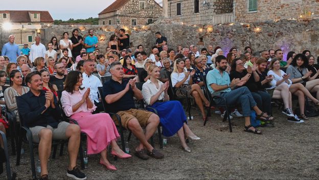 Političari na ljetovanju