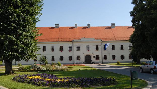 Zgrada Gradske samouprave u Slavonskom Brodu