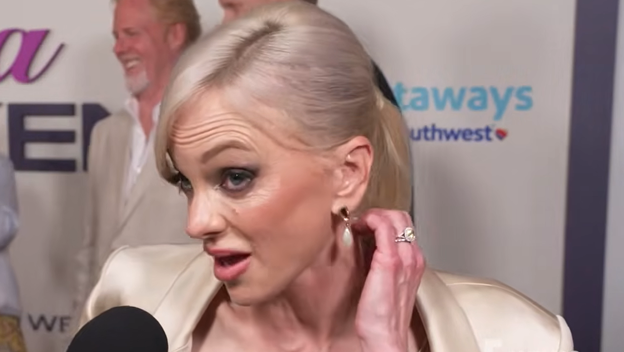 Anna Faris - 1