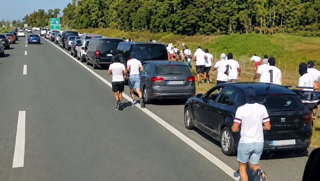 Navijači na autocesti