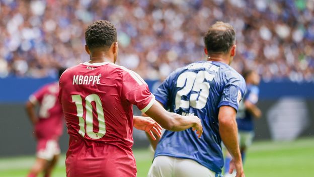 Kylian Mbappé i Nikola Katić