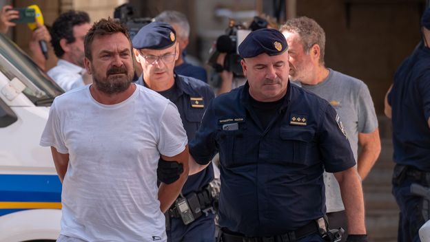 Privođenje osumnjičenih za požar - 9